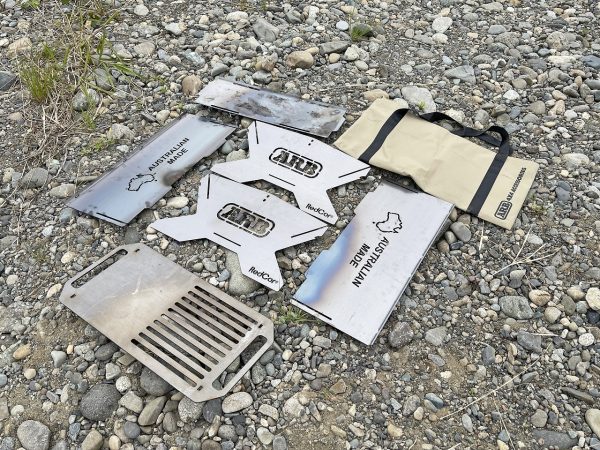 ARB焚き火台(ファイヤーピット)バラバラの状態