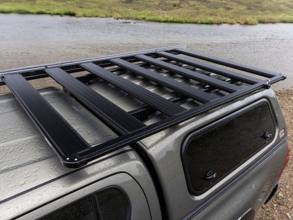 ハイラックス ARBルーフラック（BASERACK）：ARBキャノピーに装着