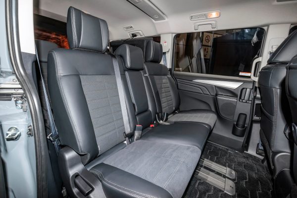 新型デリカD:5 ジャパンモビリティショー発表時 セカンドシート