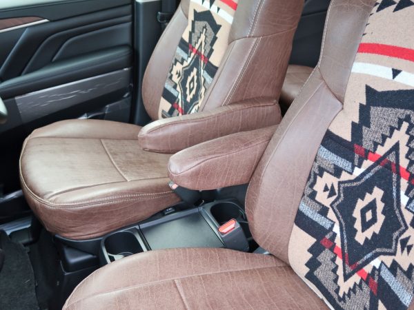 デリカ D:5 用 ペンドルトン コラボシートカバー ひじ掛け