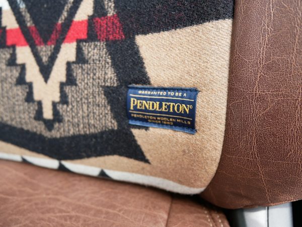 デリカ D:5 用 ペンドルトン コラボシートカバー Pendletonロゴ