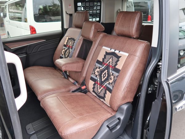 デリカ D:5 用 ペンドルトン コラボシートカバー セカンドシート（ひじ掛け出した場合）