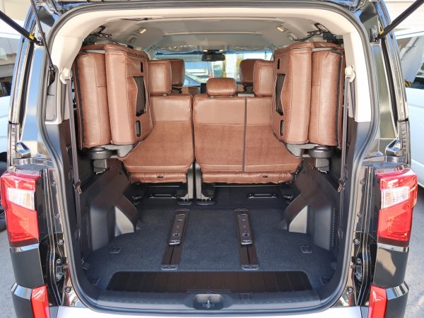 デリカ D:5 用 ペンドルトン コラボシートカバー サードシート跳ね上げ時 荷室広さ