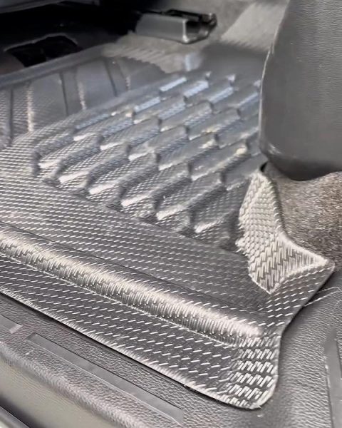 ランクル250用 ARBフロアマット：3D立体成型ラバータイプ（立体の「土手」部分）2列目シート