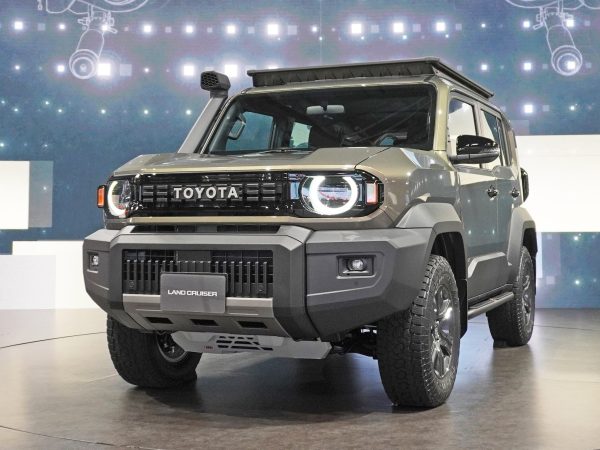 新型 ランクルFJ ARBルーフラック・サイドステップ・アンダーガード カスタムモデル