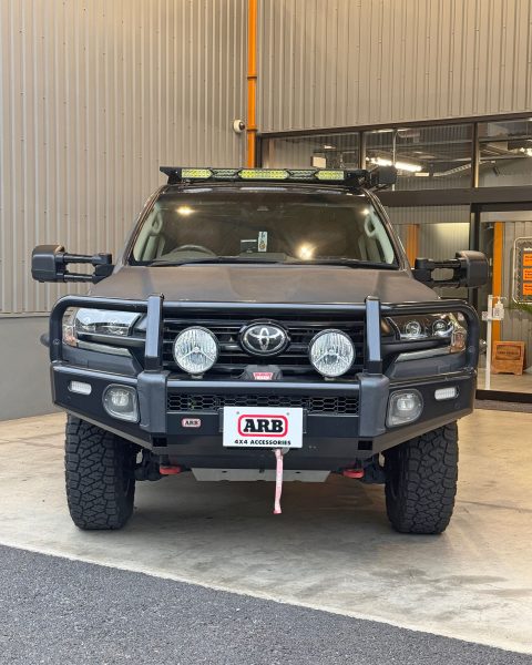 ランクル200 ARBバンパーカスタム DAIWA橋本卓哉プロサポートカー × Clearview トーイングミラー（長くした際）