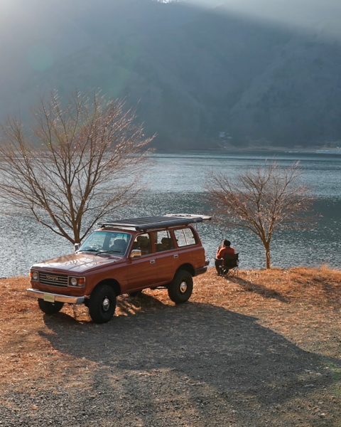 ランクル80丸目クラシックカスタムFD-classic86 湖畔 ソロ デイキャンプ