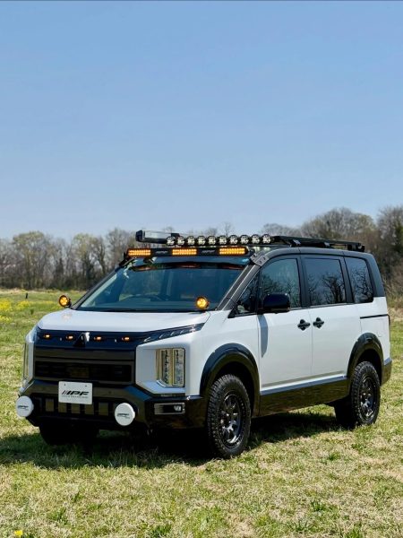 新型デリカD:5 IPFカスタムデモカー（外装フロント）