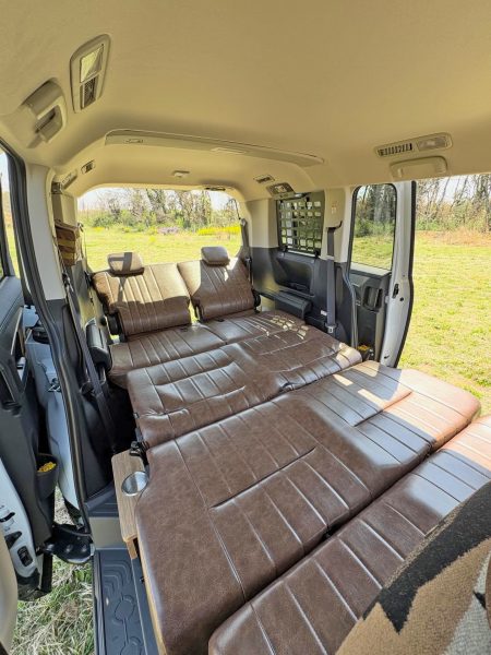 新型デリカD:5 MONOBOX Diシート：フルフラットベッド展開レイアウト（車中泊モード）