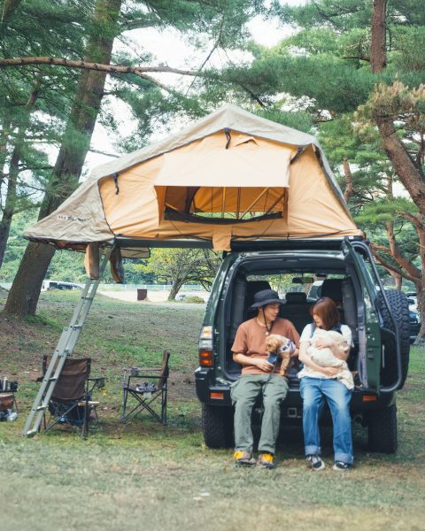 三角屋根がかわいい、ARBのルーフトップテント『シンプソン３』