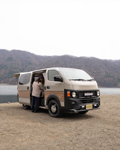 丸目キャラバン クラシックカスタム ベージュ×ウッドデカール