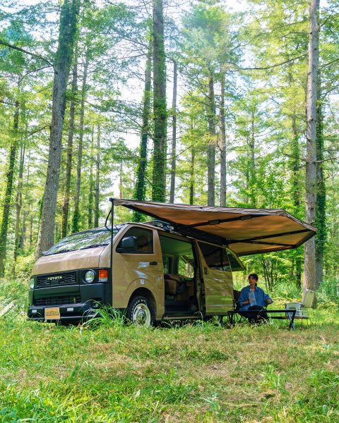 9型丸目ハイエース×RHINO-RACK(ライノラック)バットウィング オーニング 270° フリースタンディング